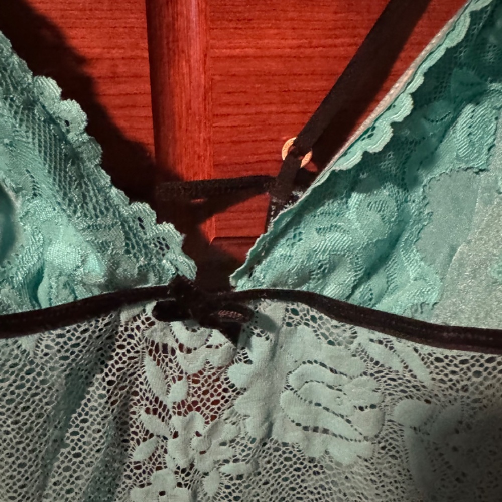 Victoria’s Secret - Picture 2 of 8
